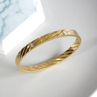 CT Stone Love Bangle D2